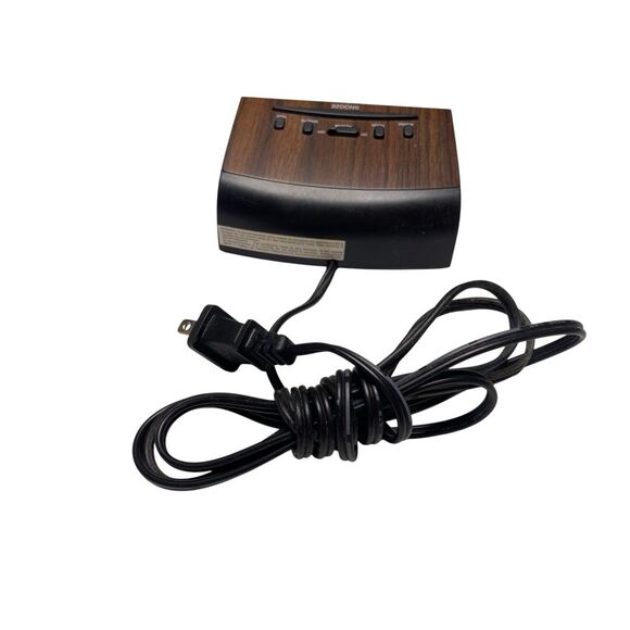 AcuRite Digital Alarm Clock Wood Grain LED Red Display Model 47567 Vintage - Picture 10 of 15